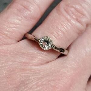 Silver tone solitaire rhinestone ring Size 7
